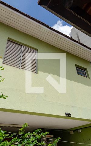 Casa à venda com 237m², 4 quartos e 2 vagas Casa à venda com 237m², 4 quartos e 2 vagasEdícula