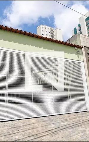 Casa à venda com 237m², 4 quartos e 2 vagas