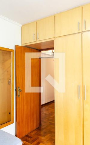 Casa à venda com 237m², 4 quartos e 2 vagas Casa à venda com 237m², 4 quartos e 2 vagasQuarto 3
