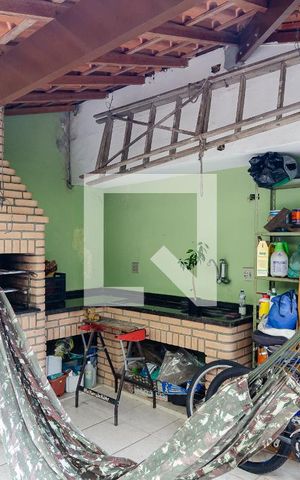 Casa à venda com 237m², 4 quartos e 2 vagas Casa à venda com 237m², 4 quartos e 2 vagasChurrasqueira