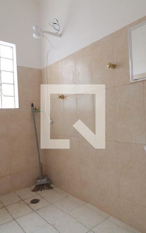 Casa para alugar com 70m², 2 quartos e sem vagaBanheiro