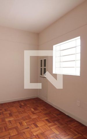 Casa para alugar com 70m², 2 quartos e sem vagaSala