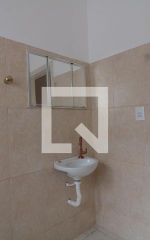 Casa para alugar com 70m², 2 quartos e sem vagaBanheiro