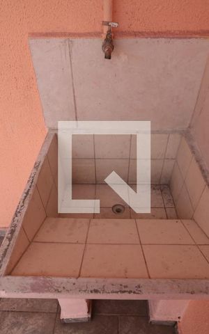 Casa para alugar com 70m², 2 quartos e sem vagaÁrea de Serviço- tanque