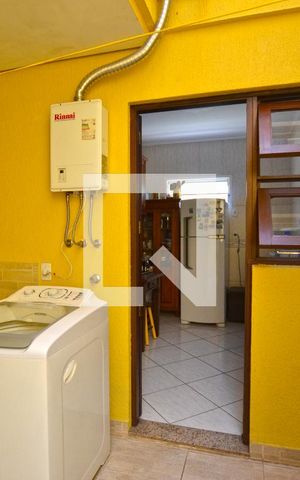 Casa à venda com 165m², 3 quartos e 1 vagaÁrea de Serviço