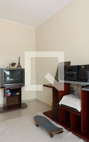Casa para alugar com 1750m², 6 quartos e 6 vagasQuarto 5