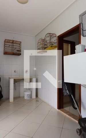 Casa para alugar com 1750m², 6 quartos e 6 vagasÁrea de Serviço