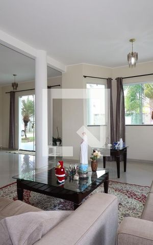 Casa para alugar com 1750m², 6 quartos e 6 vagasSala de Estar 