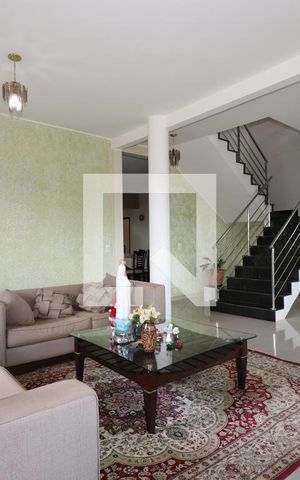 Casa para alugar com 1750m², 6 quartos e 6 vagasSala de Estar 