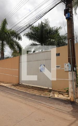 Casa para alugar com 1750m², 6 quartos e 6 vagasFachada