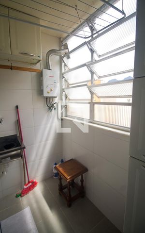 Apartamento à venda com 49m², 2 quartos e sem vaga Apartamento à venda com 49m², 2 quartos e sem vagaÁrea de Serviço