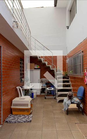 Casa à venda com 180m², 3 quartos e 2 vagas Casa à venda com 180m², 3 quartos e 2 vagasChurrasqueira