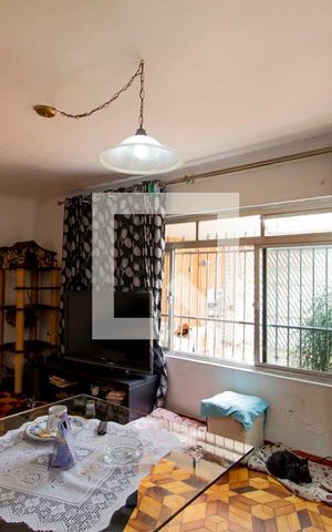 Casa à venda com 180m², 3 quartos e 2 vagas Casa à venda com 180m², 3 quartos e 2 vagasSala