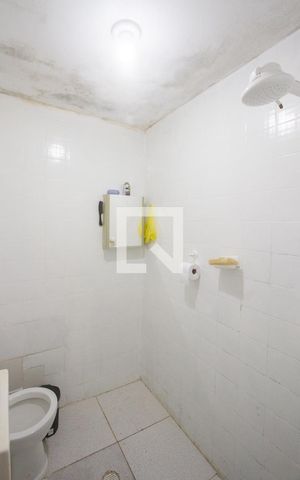 Casa à venda com 300m², 3 quartos e 7 vagasBanheiro Suíte 2