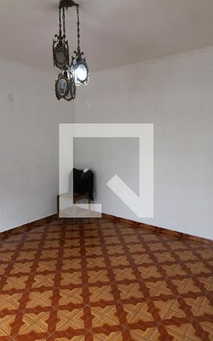 Casa para alugar com 160m², 2 quartos e 2 vagasSala