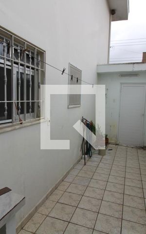 Casa para alugar com 160m², 2 quartos e 2 vagasCorredor