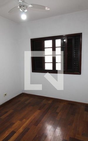 Casa para alugar com 160m², 2 quartos e 2 vagasQuarto 2