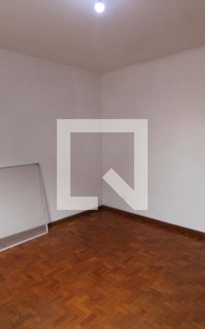 Casa para alugar com 160m², 2 quartos e 2 vagasQuarto