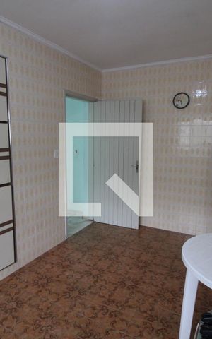 Casa para alugar com 160m², 2 quartos e 2 vagasCozinha