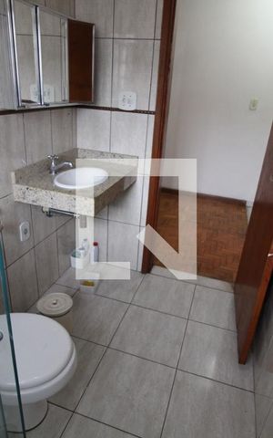 Casa para alugar com 160m², 2 quartos e 2 vagasBanheiro