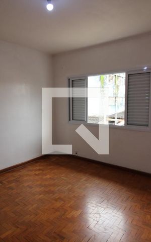 Casa para alugar com 160m², 2 quartos e 2 vagasQuarto