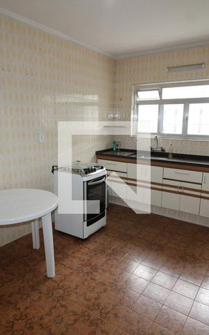 Casa para alugar com 160m², 2 quartos e 2 vagasCozinha