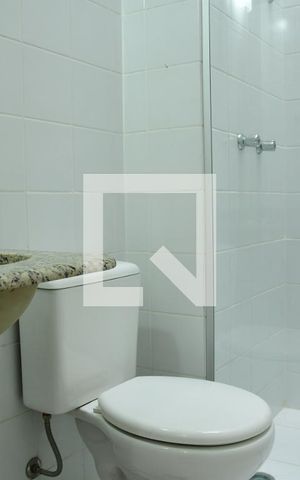 Casa de condomínio para alugar com 107m², 2 quartos e 2 vagasBanheiro