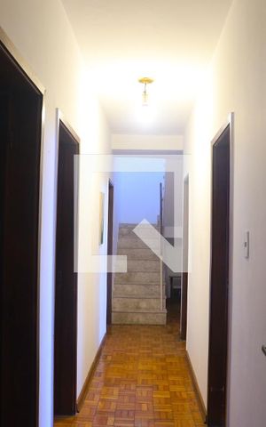 Casa à venda com 360m², 4 quartos e 4 vagasCorredor
