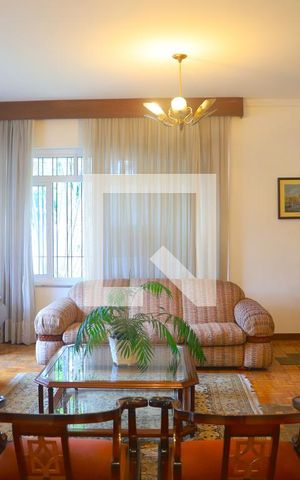 Casa à venda com 360m², 4 quartos e 4 vagasSala