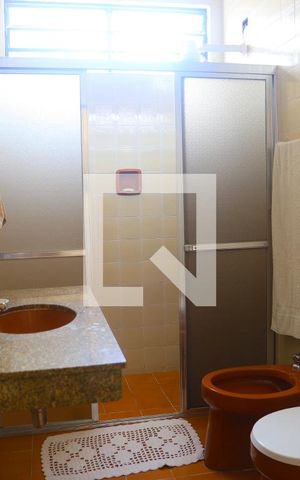 Casa à venda com 360m², 4 quartos e 4 vagasBanheiro 2