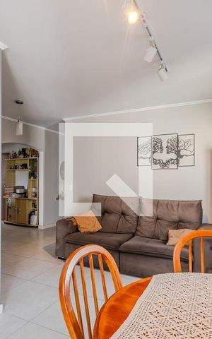 Apartamento à venda com 92m², 2 quartos e 1 vaga Apartamento à venda com 92m², 2 quartos e 1 vagaSala