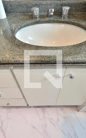Apartamento à venda com 172m², 3 quartos e 3 vagas Apartamento à venda com 172m², 3 quartos e 3 vagasBanheiro Social