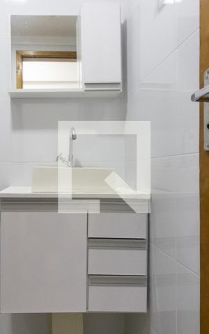Apartamento à venda com 47m², 2 quartos e sem vaga Apartamento à venda com 47m², 2 quartos e sem vagaBanheiro