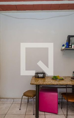 Casa à venda com 200m², 2 quartos e 2 vagas Casa à venda com 200m², 2 quartos e 2 vagasCozinha