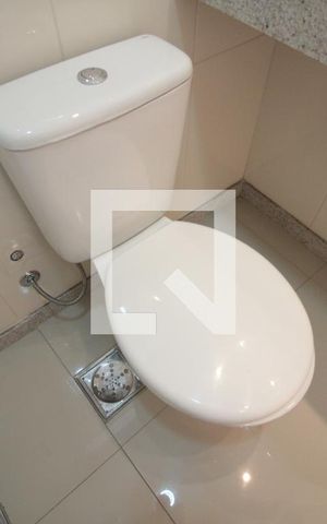 Apartamento à venda com 135m², 3 quartos e 2 vagasSuíte banheiro 