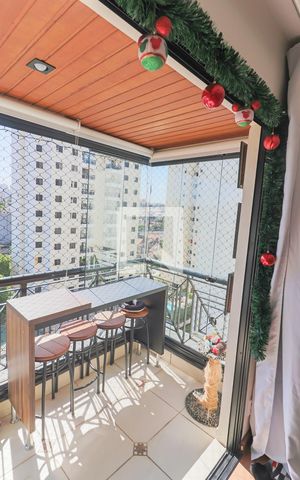 Apartamento à venda com 84m², 3 quartos e 2 vagas Apartamento à venda com 84m², 3 quartos e 2 vagasVaranda