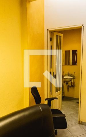 Casa à venda com 280m², 2 quartos e 2 vagas Casa à venda com 280m², 2 quartos e 2 vagasCasa 2 Escritório