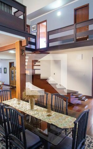 Casa à venda com 285m², 4 quartos e 2 vagas Casa à venda com 285m², 4 quartos e 2 vagasSala de Jantar