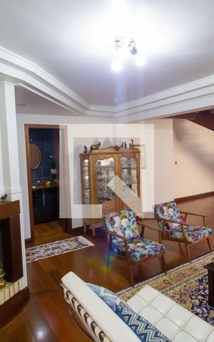 Casa à venda com 285m², 4 quartos e 2 vagas Casa à venda com 285m², 4 quartos e 2 vagasSala 1