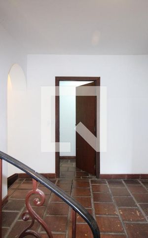 Casa à venda com 500m², 5 quartos e 3 vagasHall