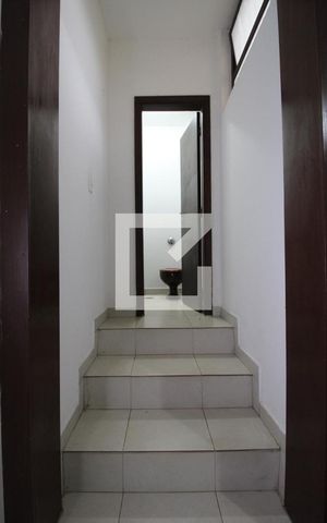 Casa à venda com 500m², 5 quartos e 3 vagasEscada