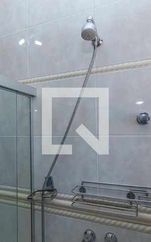 Casa à venda com 300m², 4 quartos e 4 vagas Casa à venda com 300m², 4 quartos e 4 vagasDetalhe Banheiro da Suíte 3