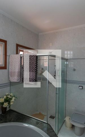 Casa à venda com 300m², 4 quartos e 4 vagas Casa à venda com 300m², 4 quartos e 4 vagasBanheiro da Suíte 2