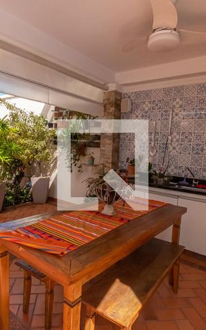Casa à venda com 300m², 4 quartos e 4 vagas Casa à venda com 300m², 4 quartos e 4 vagasVaranda Gourmet
