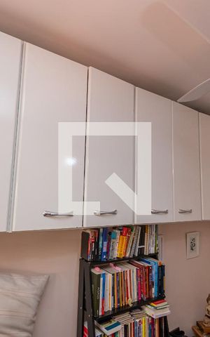 Casa à venda com 300m², 4 quartos e 4 vagas Casa à venda com 300m², 4 quartos e 4 vagasQuarto Area de Serviço