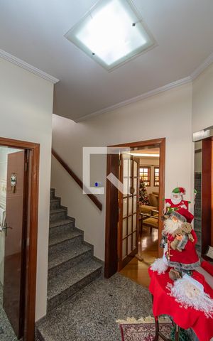 Casa à venda com 300m², 4 quartos e 4 vagas Casa à venda com 300m², 4 quartos e 4 vagasHall de Entrada
