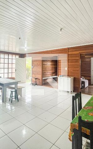 Casa à venda com 165m², 2 quartos e 2 vagascozinha