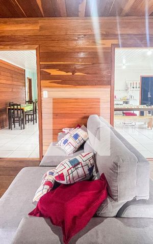 Casa à venda com 165m², 2 quartos e 2 vagasSala
