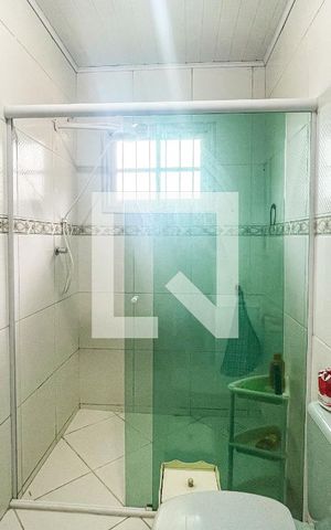 Casa à venda com 165m², 2 quartos e 2 vagasBanheiro 2