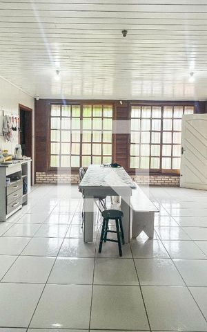 Casa à venda com 165m², 2 quartos e 2 vagascozinha